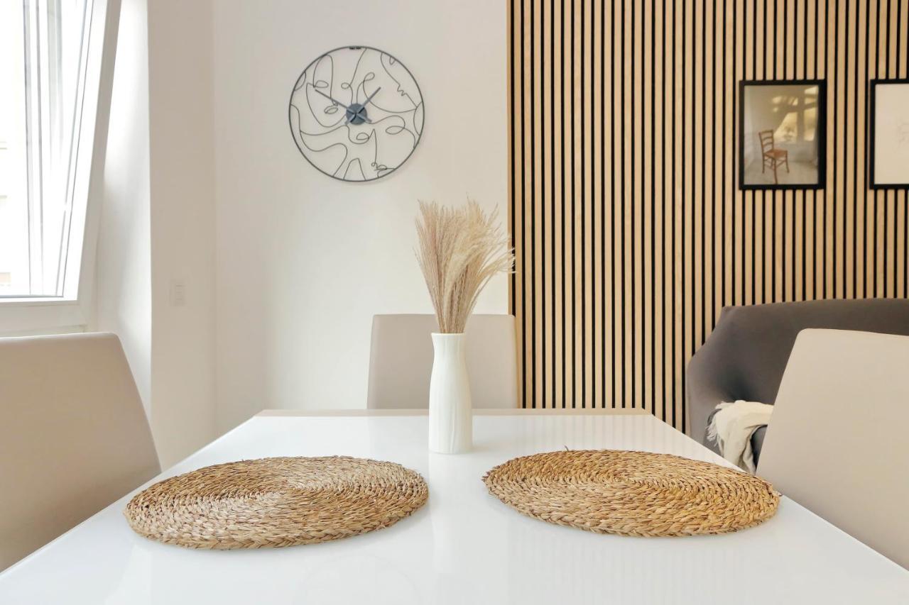 Modern Large In Appartement *